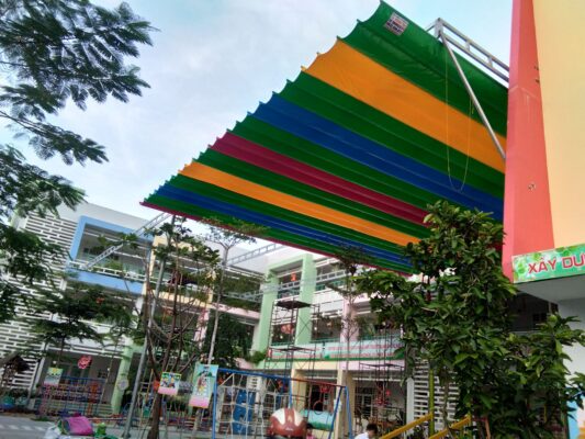Bạt Che Nắng Mưa Cho Trường Học [Dạng Xếp Lớp]